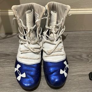 Gently used men’s Under Armour football cleats sz 13.